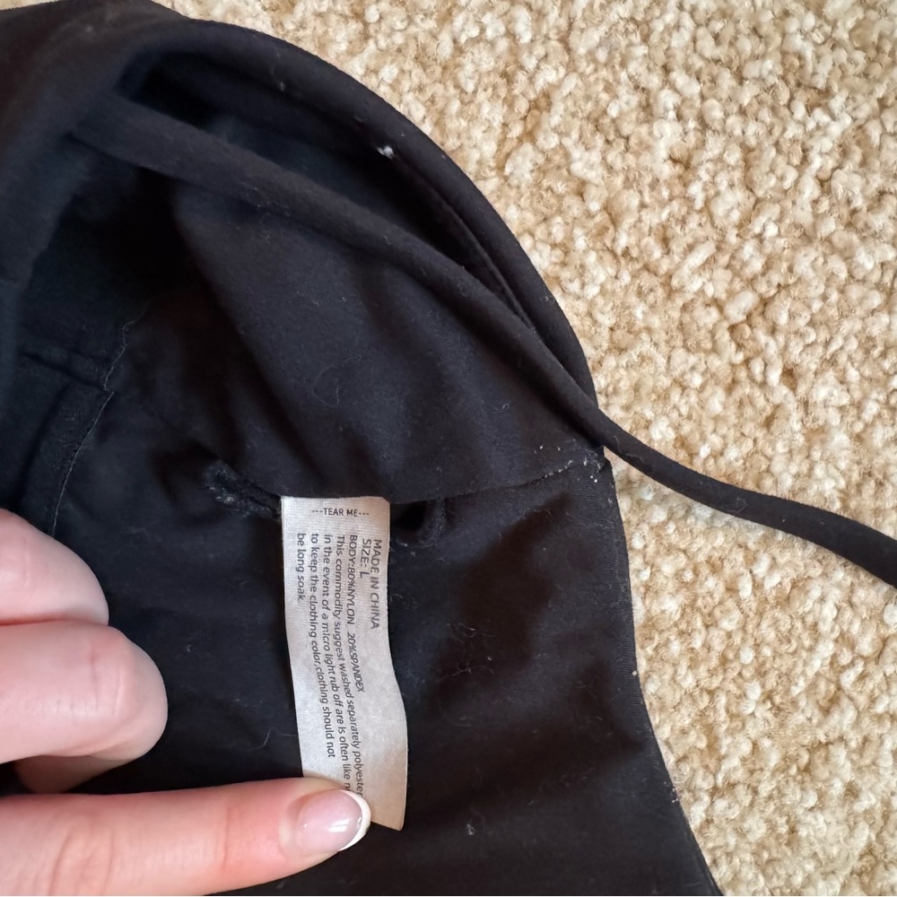 Black Spaghetti Strap Crop Top - Picture 3 of 3